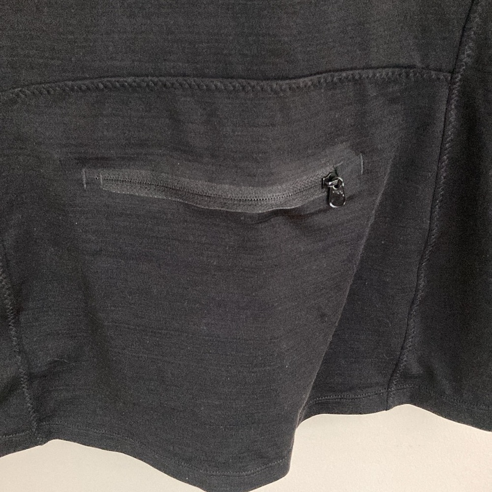 Athleta Pacifica Black Wrap Front Athletic Top Sz M - Picture 6 of 9